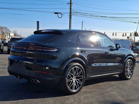 Used 2025 Porsche Cayenne S image 6