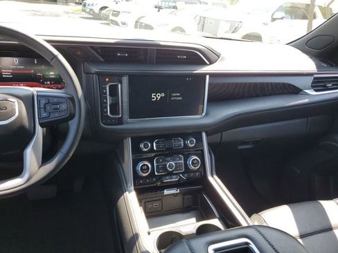 Used 2024 GMC Yukon Denali image 13