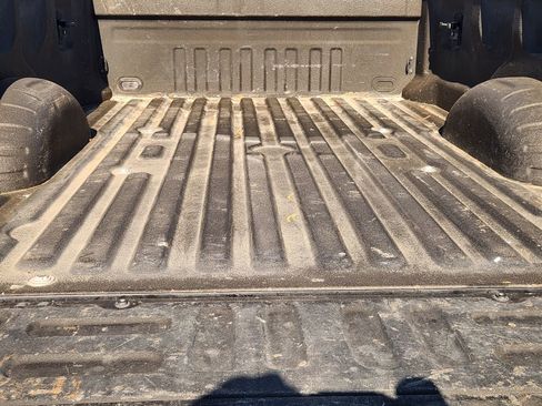 Used 2022 Ford F350 Platinum w/ FX4 Off-Road Package image 32