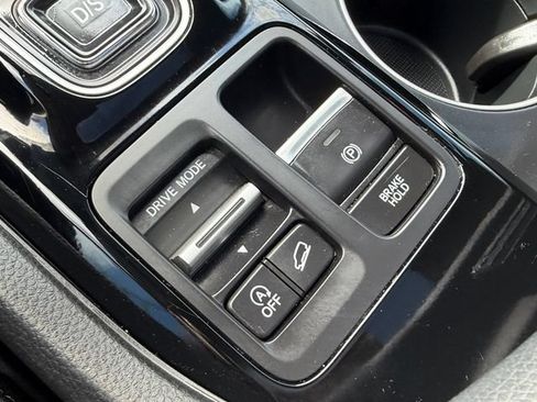 Certified 2024 Honda Pilot Touring image 30