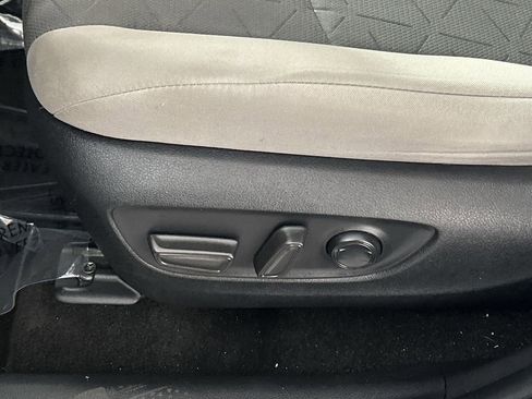 Used 2022 Toyota RAV4 XLE w/ Carpet Mat Package (TMS) FWD image 20
