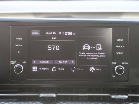 Certified 2022 Kia Carnival LX image 15