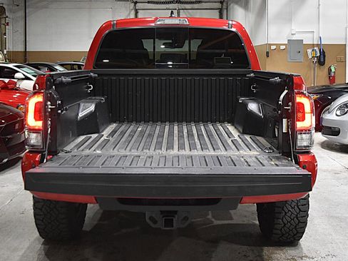 Used 2020 Toyota Tacoma TRD Off-Road w/ Technology Package AWD/4WD image 45