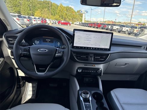 Used 2023 Ford Escape Platinum image 21