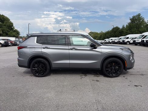 Used 2022 Mitsubishi Outlander SEL Black Edition FWD image 8
