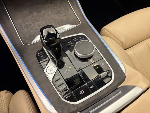 Used 2022 BMW X5 xDrive45e w/ Luxury Seating Package image 17