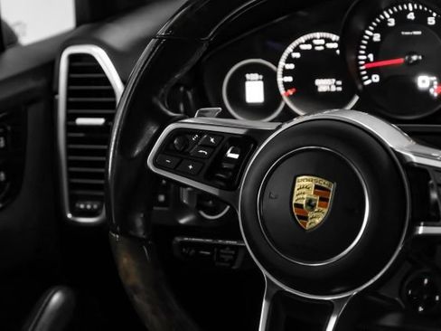 Used 2021 Porsche Cayenne AWD/4WD image 21