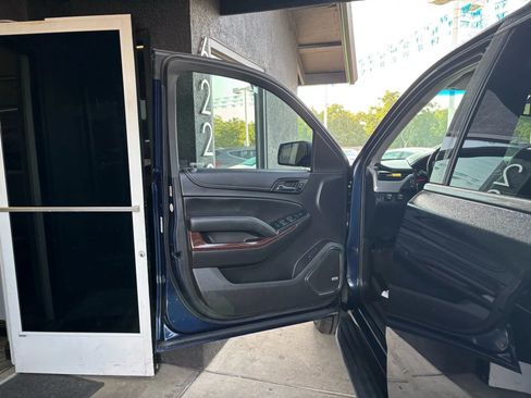 Used 2017 GMC Yukon XL SLT image 8