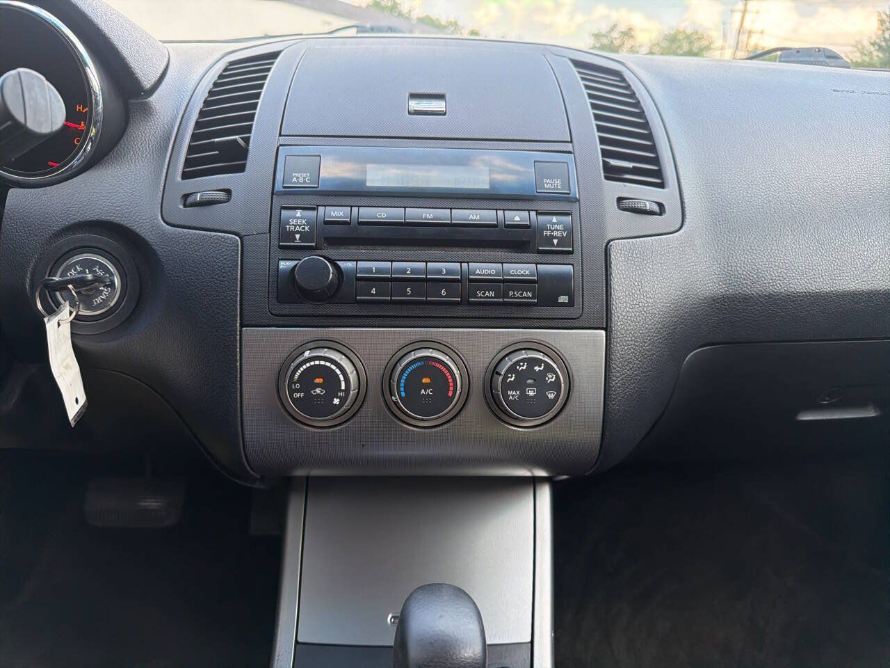 Used 2005 Nissan Altima 2.5 S w/ (F01) Convenience Pkg FWD image 12