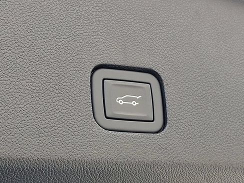 Certified 2024 Cadillac XT6 Premium Luxury w/ Technology Package AWD/4WD image 34