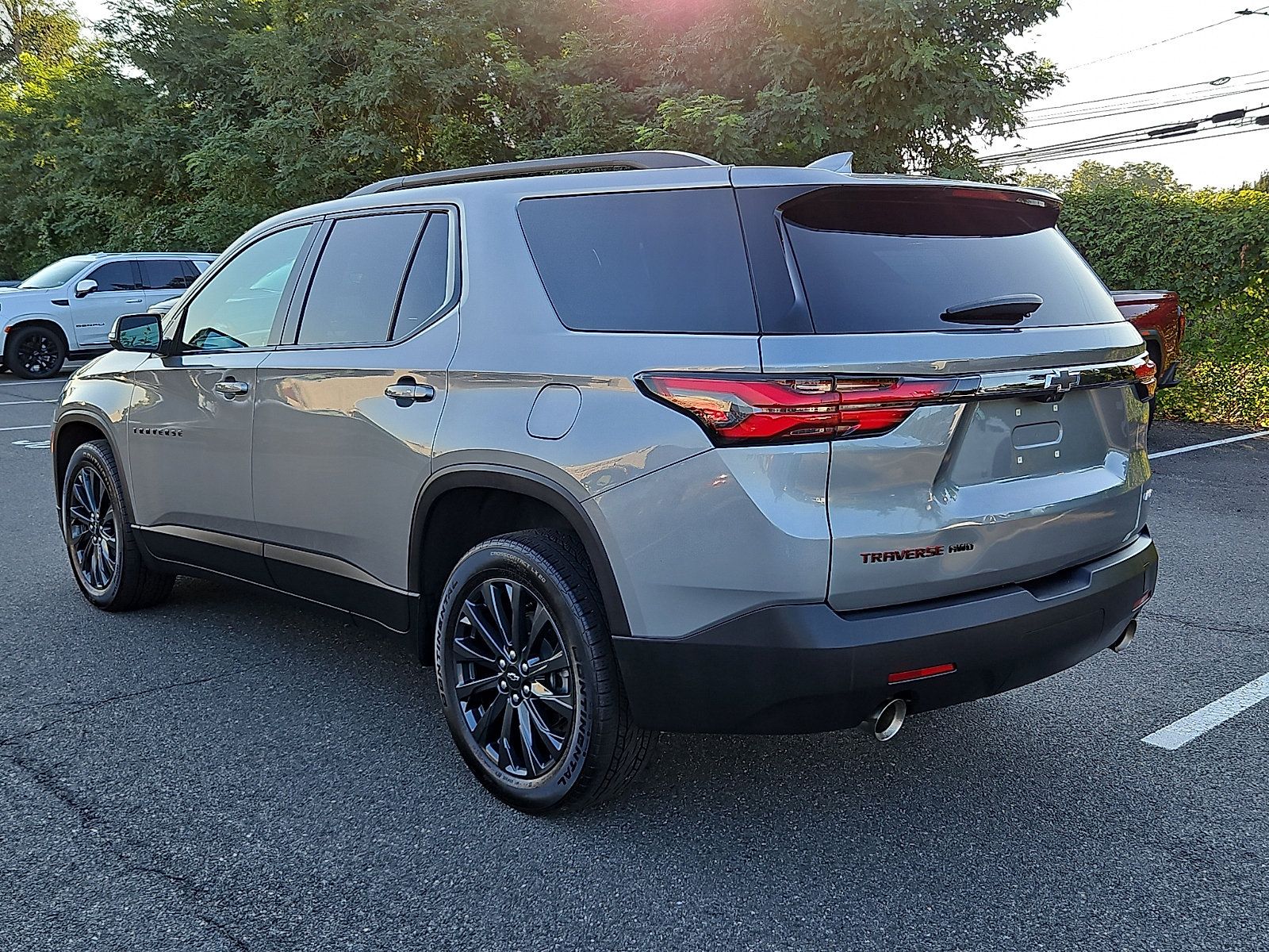 Used 2023 Chevrolet Traverse RS w/ LPO, Cargo Package AWD/4WD image 4
