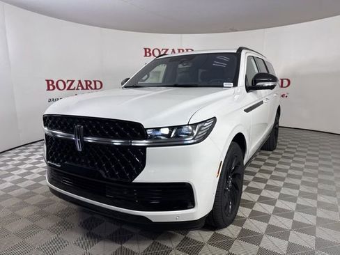 New 2025 Lincoln Navigator Reserve w/ Jet Appearance Package image 3