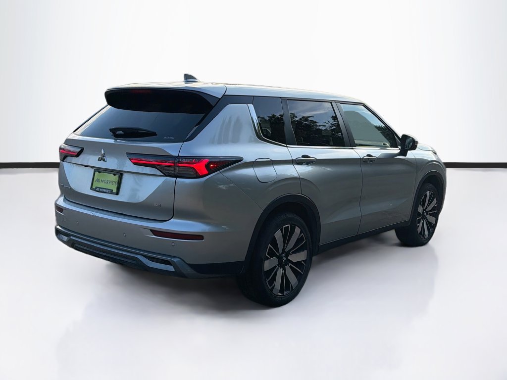 Used 2025 Mitsubishi Outlander SE AWD/4WD image 5