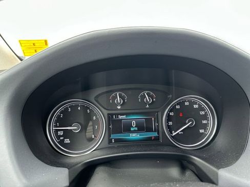 Used 2018 Buick Enclave Essence image 12