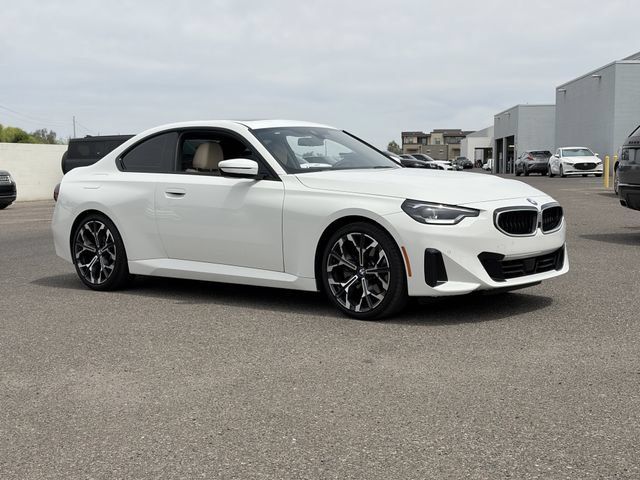 Used 2026 BMW 230i Coupe w/ Convenience Package RWD image 4