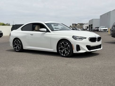 Used 2026 BMW 230i Coupe w/ Convenience Package RWD image 4