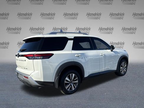Used 2022 Nissan Pathfinder SL image 10