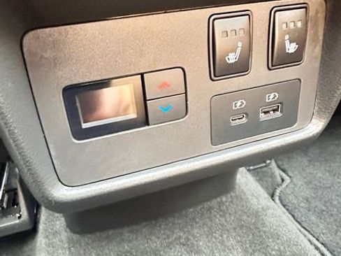 Certified 2022 Nissan Rogue Platinum w/ Head-Up Display Package image 29