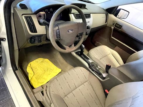 Used 2010 Ford Focus SE image 26