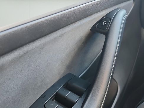 Used 2022 Tesla Model 3 Standard Range image 26