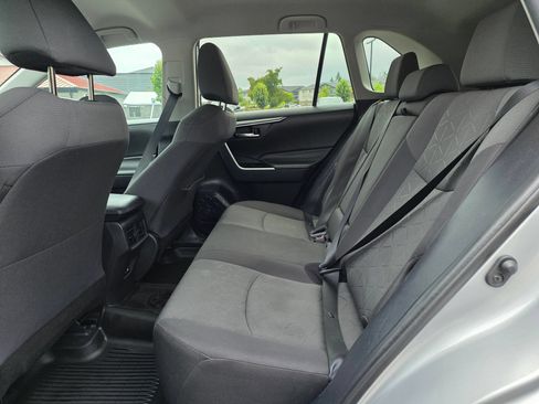 Used 2021 Toyota RAV4 XLE AWD/4WD image 23