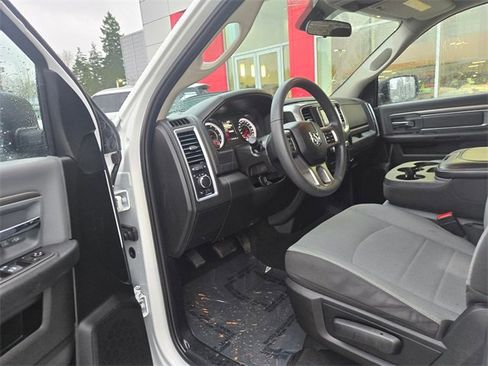 Used 2024 RAM 1500 Classic SLT image 19