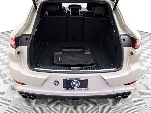 Certified 2023 Porsche Cayenne image 30