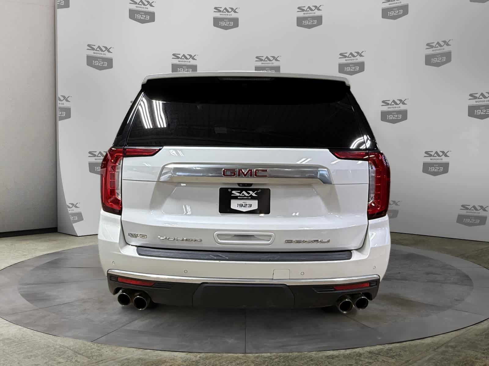 Used 2021 GMC Yukon Denali w/ Denali Premium Package AWD/4WD image 4