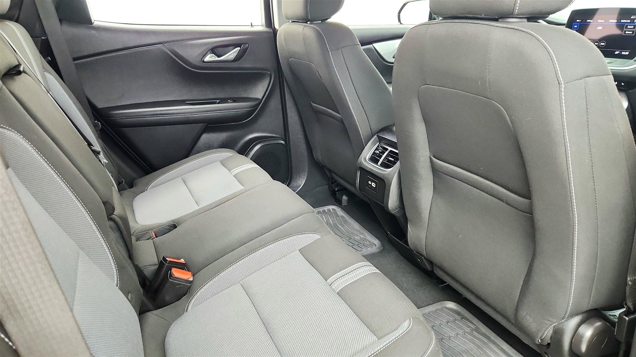 Used 2024 Chevrolet Blazer LT w/ Convenience Package FWD image 36