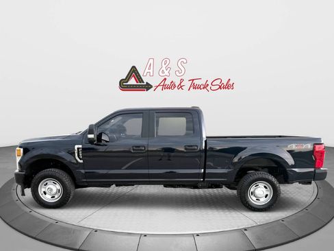 Used 2022 Ford F250 XL w/ Power Equipment Group AWD/4WD image 5