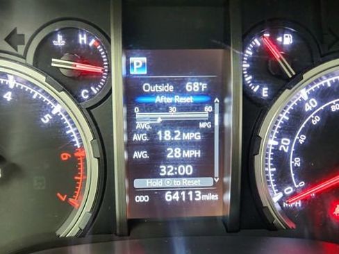 Used 2022 Toyota 4Runner TRD Off-Road image 38