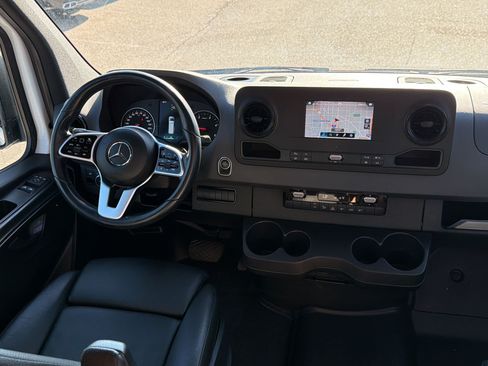 Used 2022 Mercedes-Benz Sprinter 2500 image 29
