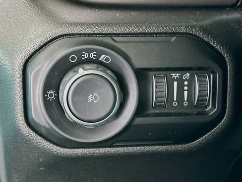 Used 2020 Jeep Wrangler Unlimited Sport image 16