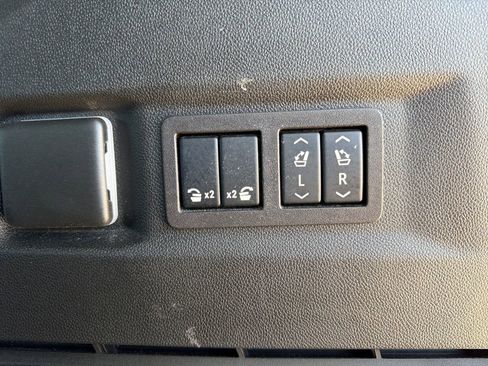 Certified 2024 GMC Yukon AT4 AWD/4WD image 37