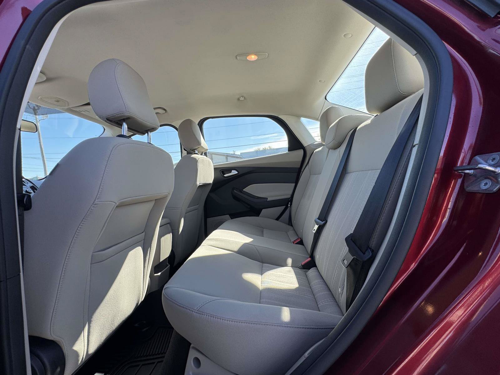 Used 2017 Ford Focus SE w/ Interior Protection Package FWD image 20