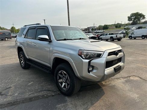 Used 2024 Toyota 4Runner TRD Off-Road Premium image 4