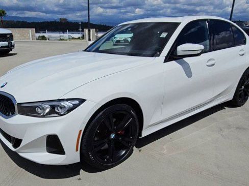Used 2023 BMW 330i Sedan w/ Premium Package image 4