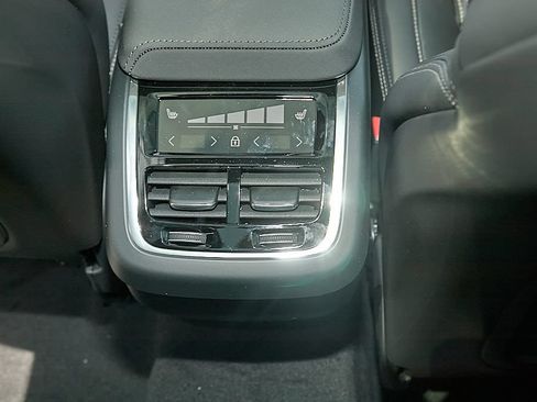 New 2026 Volvo XC60 B5 Ultra w/ Climate Package AWD/4WD image 23