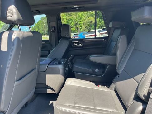Used 2024 Chevrolet Tahoe Z71 w/ Luxury Package AWD/4WD image 13
