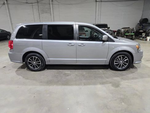 Used 2018 Dodge Grand Caravan GT FWD image 15