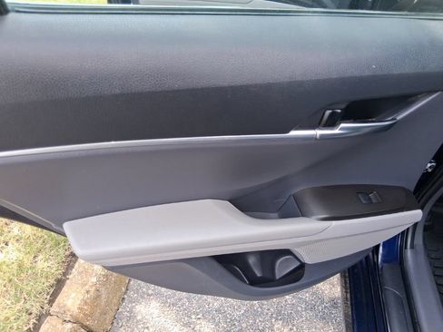 Used 2021 Toyota Camry LE FWD image 17