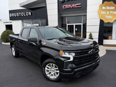 Used 2024 Chevrolet Silverado 1500 RST w/ Z71 Off-Road Package AWD/4WD image 2