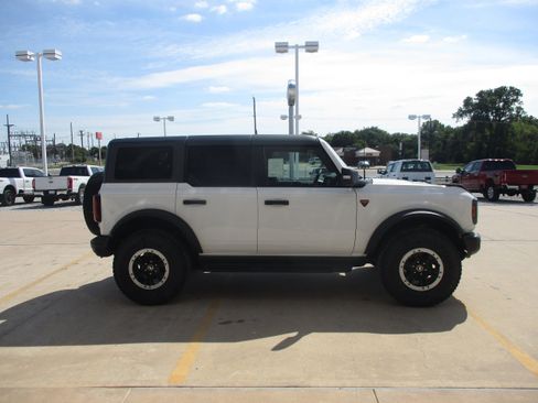 New 2025 Ford Bronco Badlands image 30