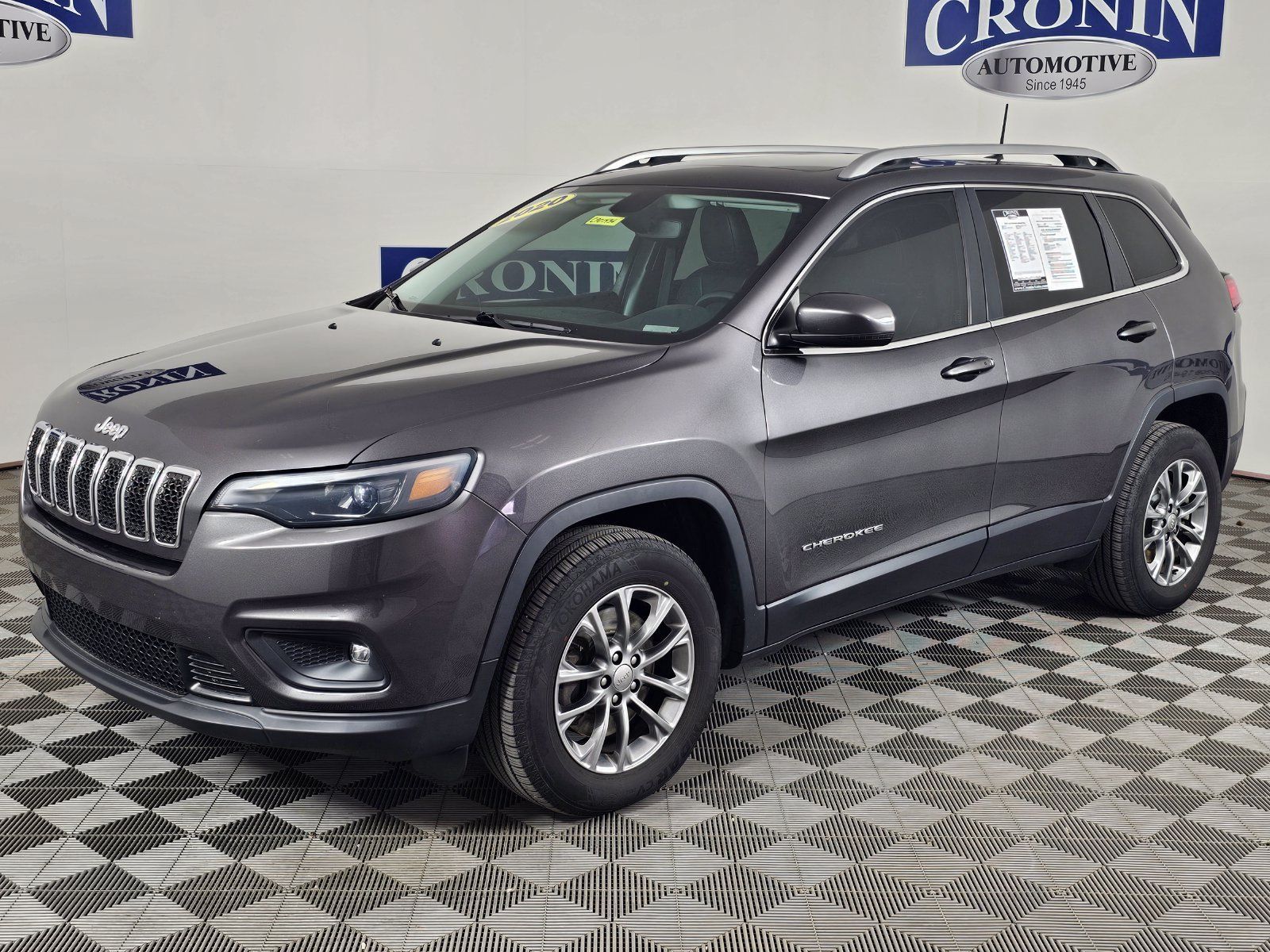 Used 2020 Jeep Cherokee Latitude Plus w/ Comfort/Convenience Group AWD/4WD image 39