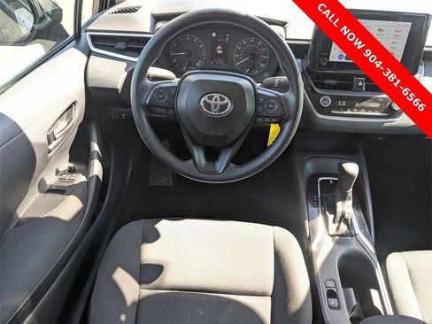 Used 2025 Toyota Corolla LE image 16