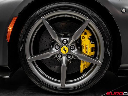 Used 2022 Ferrari F8 Tributo image 26