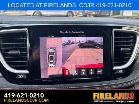 New 2027 Chrysler Pacifica Select FWD image 23