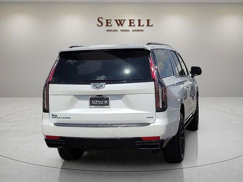 Used 2022 Cadillac Escalade ESV Sport w/ Touring Package AWD/4WD image 5