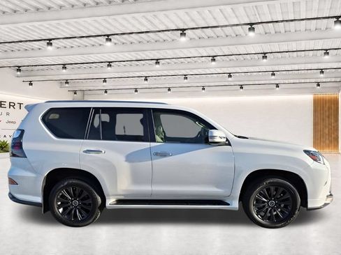 Used 2023 Lexus GX 460 Luxury w/ Sport Design Package AWD/4WD image 14