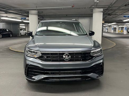 Used 2023 Volkswagen Tiguan SE R-Line AWD/4WD image 32